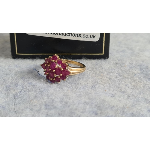 31 - 9ct Gold & Ruby Ring 3.2g Size N