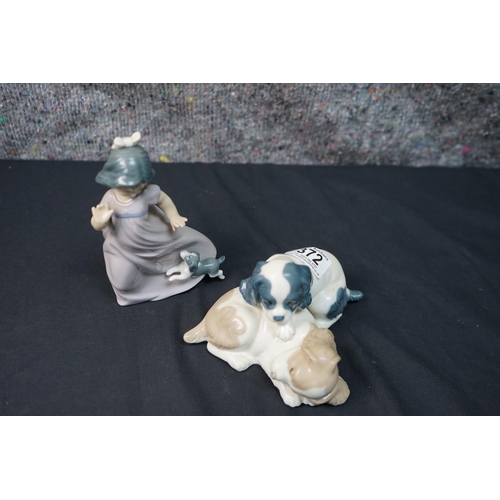 812 - 2 Nao Figurines