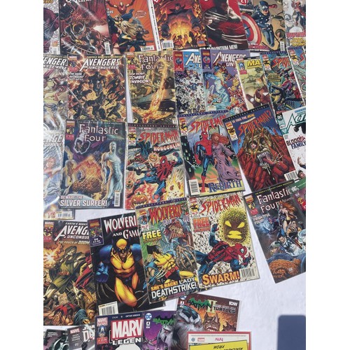 183 - Huge Mixed Lot of Comics to Include Marvel, Avengers, Spiderman, Batman etc