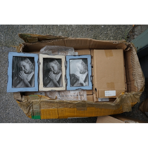 505 - Box of Approx. 75 Brand New Photo Frames