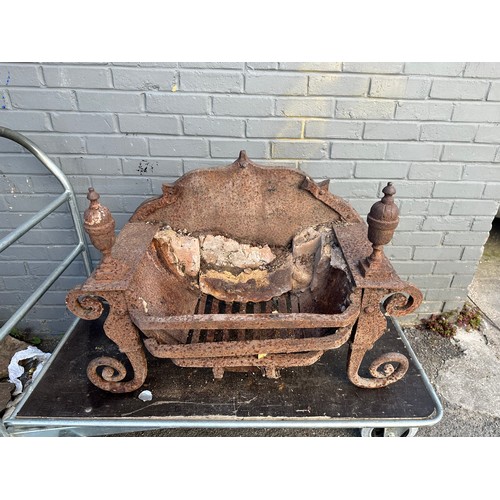 186 - Large Reclaimed Antique Fire Grate