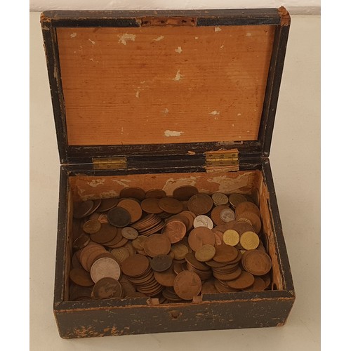 21 - Vintage box containing a large quantity of old coins