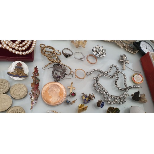 33 - Good selection of unsorted Smalls / Curios from House Clearance Inc coins, jewellery, watches etc.