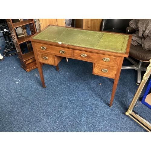 666 - 19th Century Mahogany Leather Top Writing Desk