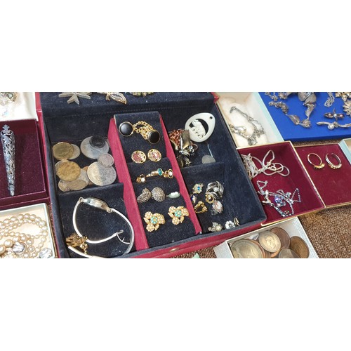 71 - Mixed lot of Jewellery including rings, pins, necklaces, chains etc. unsorted house clearance lot