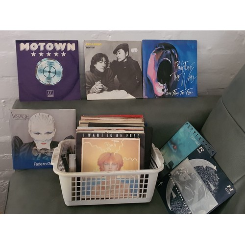 101 - Selection of vintage vinyl record singles