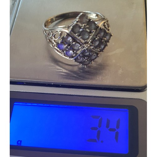 78 - 9ct White Gold Ring