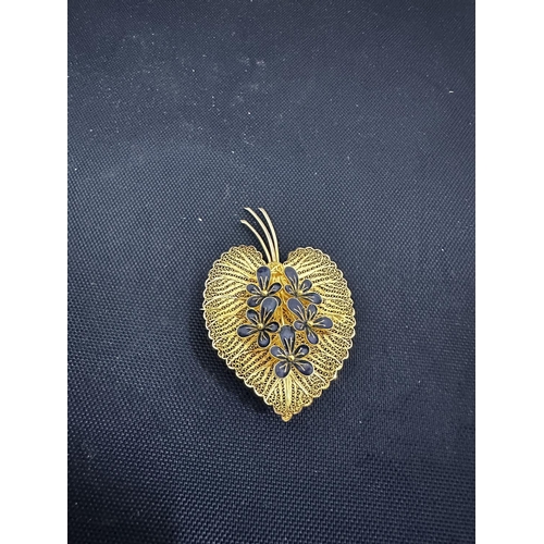 13 - 18ct Gold Brooch (8.75g)