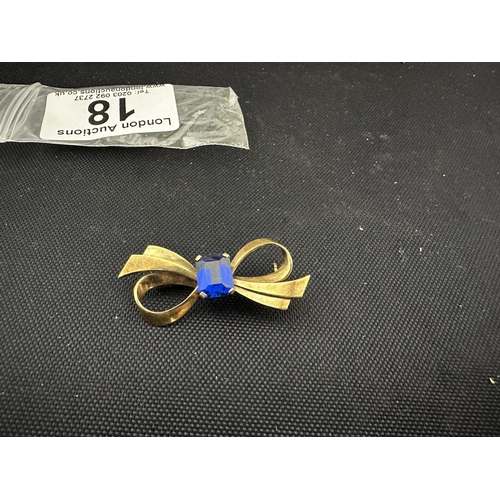 18 - 9ct Gold and Cobalt Spinel Bow Brooch (4g)