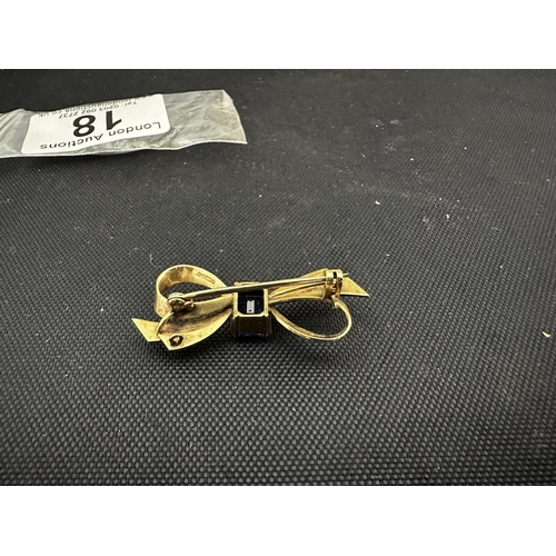 18 - 9ct Gold and Cobalt Spinel Bow Brooch (4g)