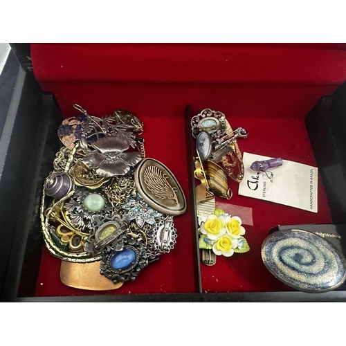 29 - Jewellery Box and Contents