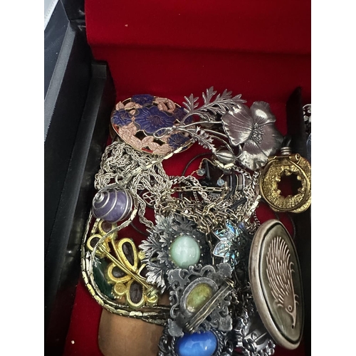 29 - Jewellery Box and Contents