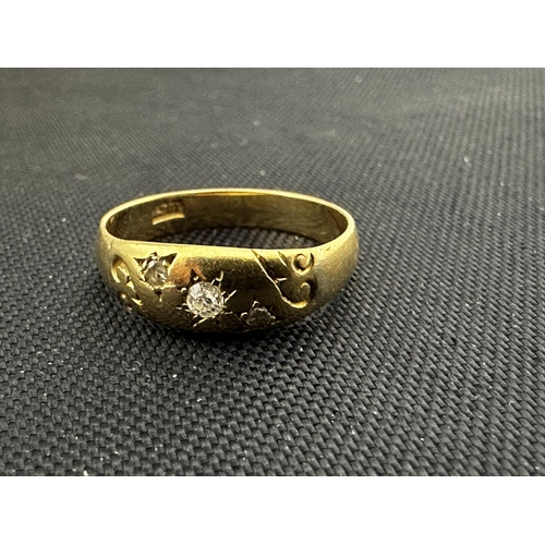 4 - 18ct Gold Victorian 3 Stone Diamond Gypsy Ring 3.17g