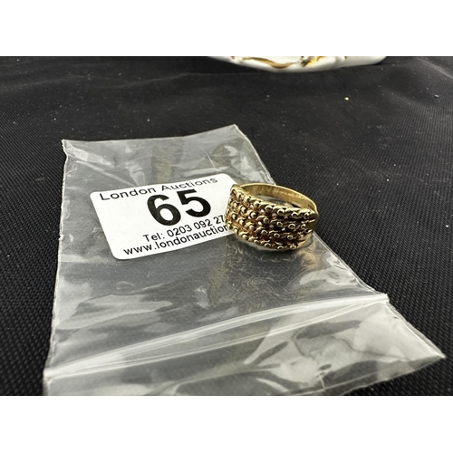 65 - 9ct Gold Keeper Ring 4.65g