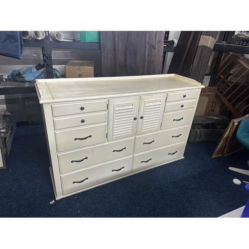 640 - Very Good Quality White Wooden Wardrobe and Chest of Drawers