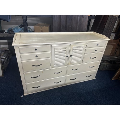 640 - Very Good Quality White Wooden Wardrobe and Chest of Drawers