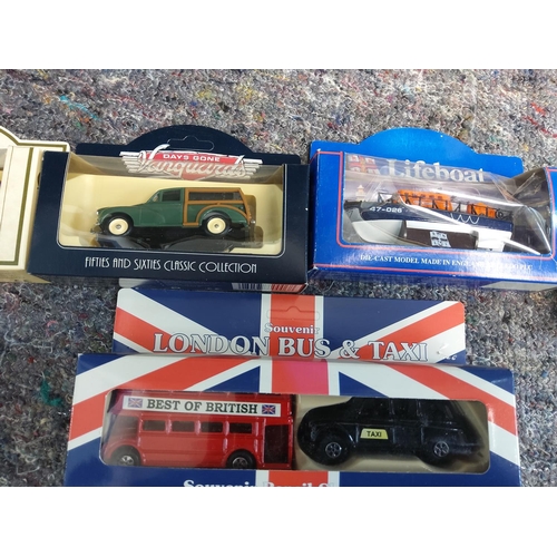 160 - Box of Assorted Diecast Cars etc