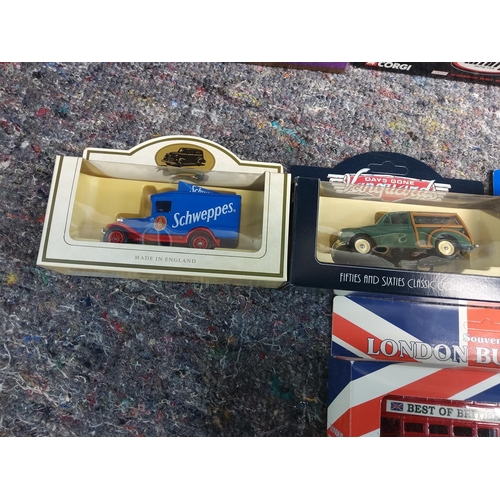 160 - Box of Assorted Diecast Cars etc