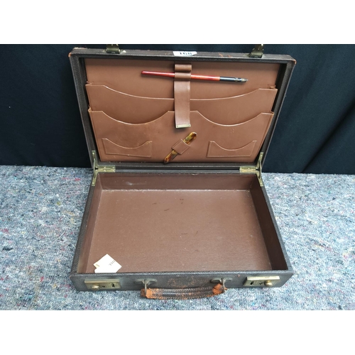 168 - Vintage Gents Leather Briefcase