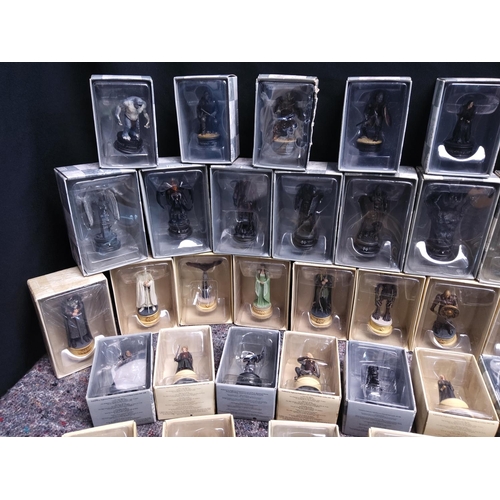 271 - Box of Eaglemoss Lord of the Rings Lead Chess Pieces