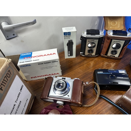 556 - Lot of Vintage Cameras