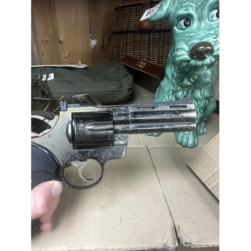 609 - Vintage Python 557 Magnum Lighter