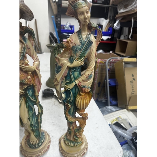 643 - Pair of Vintage Figurines