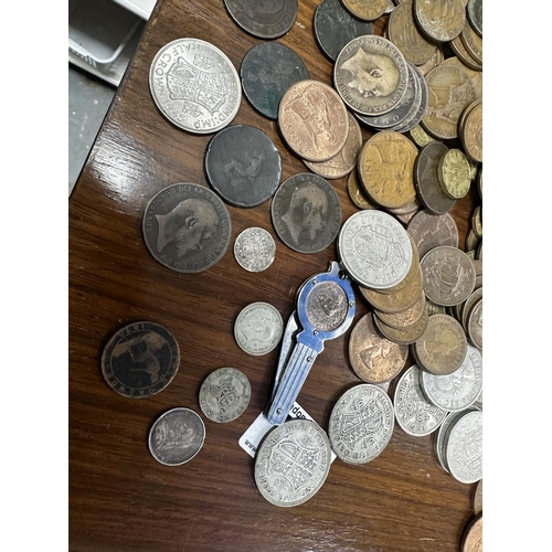 562 - Good Lot of Coins