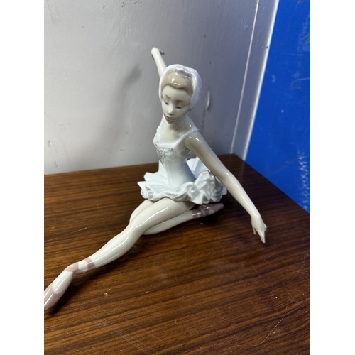 636 - Lladro Ballerina Figurine