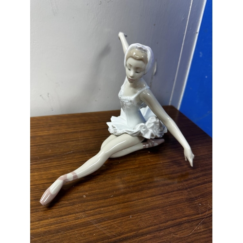 636 - Lladro Ballerina Figurine