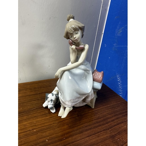 637 - Lladro Figurine of a Girl on the Telephone