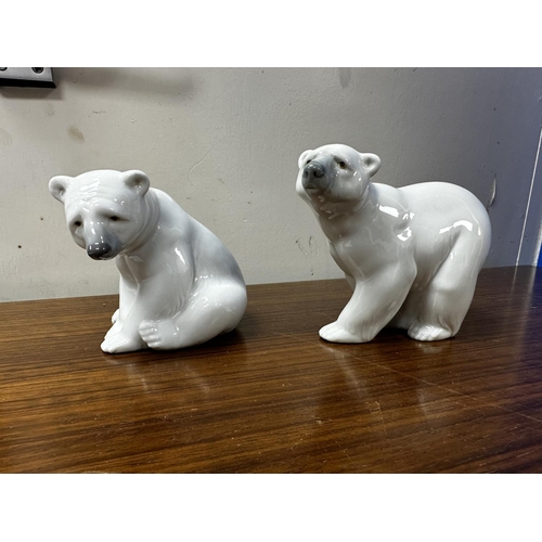 679 - Pair of Lladro Polar Bears