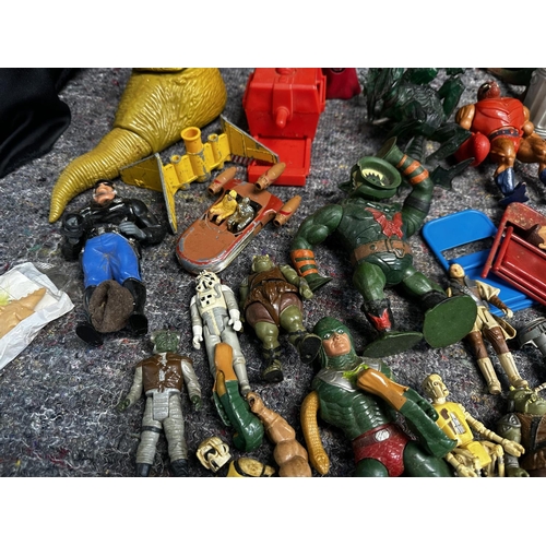 681 - Good Mixed Lot of Vintage Action Figures etc including Star Wars