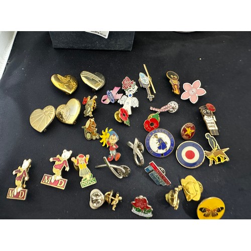 24 - Box of Vintage Badges etc