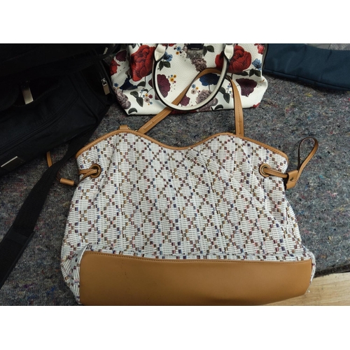 442 - Lot of Assorted Good Quality Designer Handbags