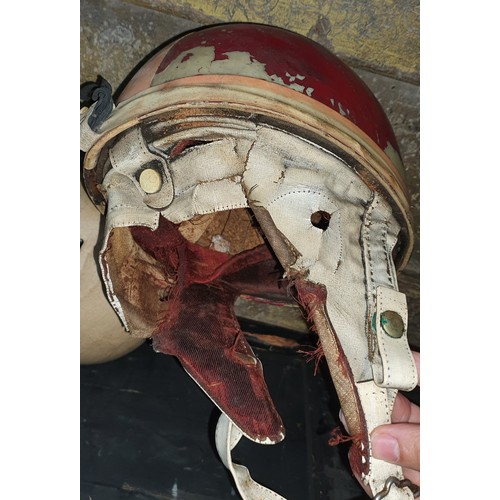 72 - Vintage Motorsport helmet complete with Goggles