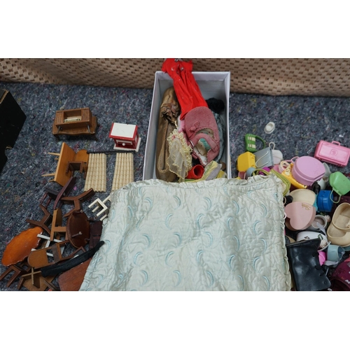 654 - Good Mixed Lot to Include Dolls Clothes as well as Dolls House Furniture etc