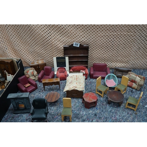 656 - Mixed Lot of Dolls House Furniture etc