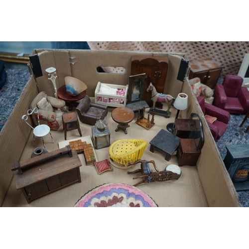 656 - Mixed Lot of Dolls House Furniture etc