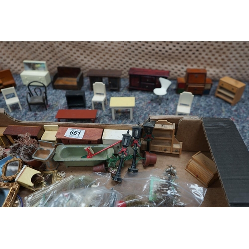 661 - Mixed Lot of Dolls House Furniture etc