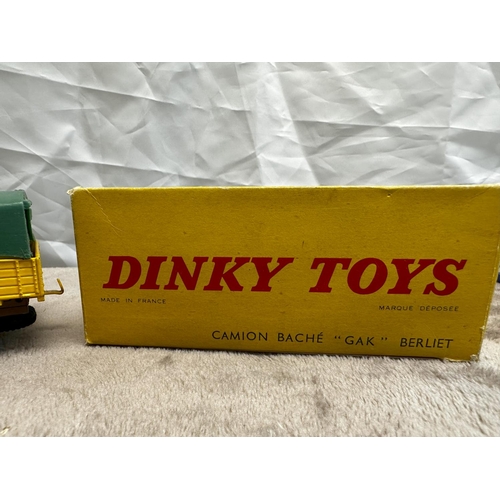 132 - French Dinky Toys  584 Camion Bache Gak Berlietz Covered Wagon (near Mint and Boxed)