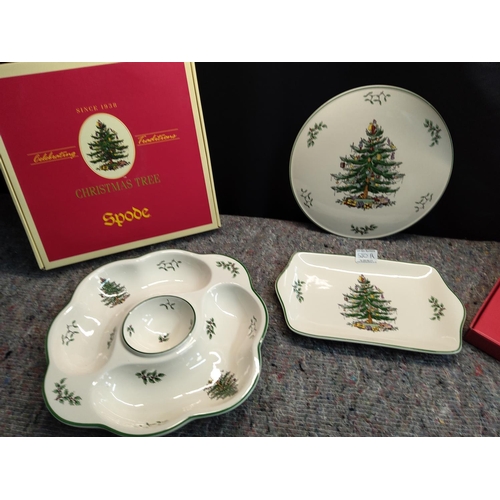 510A - Good Lot of Christmas Plates etc