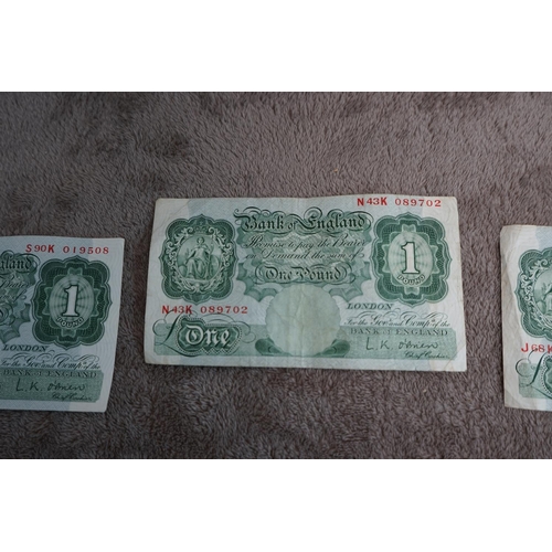 139 - Old £5 note and 4 old £1 notes