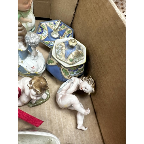 698 - A mixed lot to include 1930's Ceramics, Figurines Goebel Seated Boy and Vileroy & Boch Christmas Fig... 