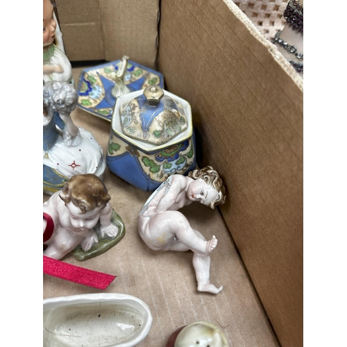 698 - A mixed lot to include 1930's Ceramics, Figurines Goebel Seated Boy and Vileroy & Boch Christmas Fig... 