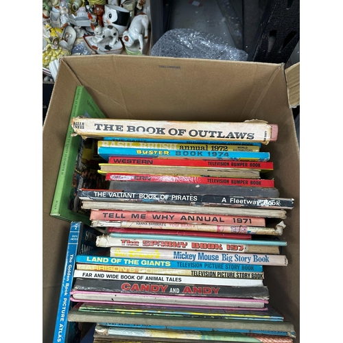 699 - Good Lot of Vintage Childrens Annuals