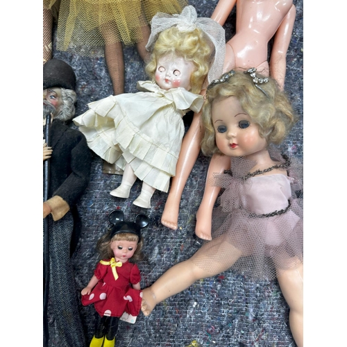 725 - Good Lot of Various Dolls to include Klumpe and Roldan etc