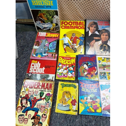 728 - A box containing various Vintage Annuals and 1970's French Disney Books Etc