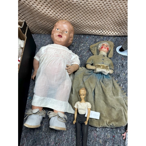 730 - A Lot of various Vintage Dolls incl. Bild Lili (Hong Kong) Doll 1950s Andy Pandy Pelham Puppet,  Pen... 