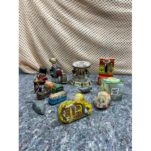 723 - Various Vintage Tinplate Clockwork Toys incl. Japanese, Juguettes Roman, Peter Pan etc